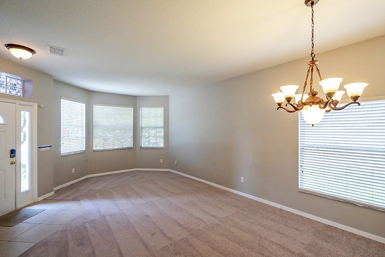 Photo 11 of 33 - 1621 Anna Catherine Dr, Orlando, FL 32828