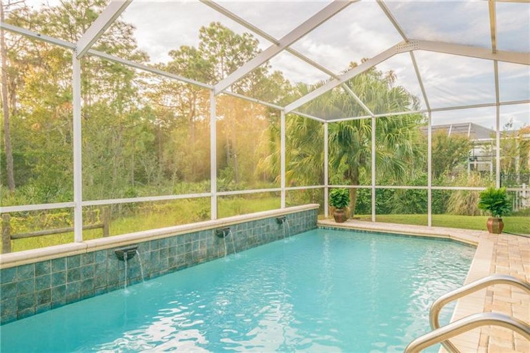 Photo 7 of 25 - 17941 Holly Brook Dr, Tampa, FL 33647