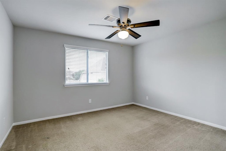 Photo 15 of 32 - 1910 Grandoak Dr, Pearland, TX 77581