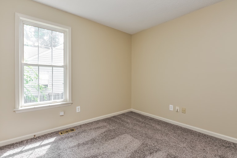 Photo 16 of 25 - 5209 Pronghorn Ln, Raleigh, NC 27610