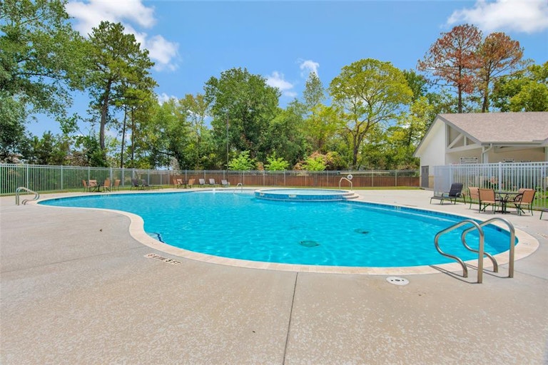 Photo 8 of 22 - 2134 Royal Ann Way, Tomball, TX 77375