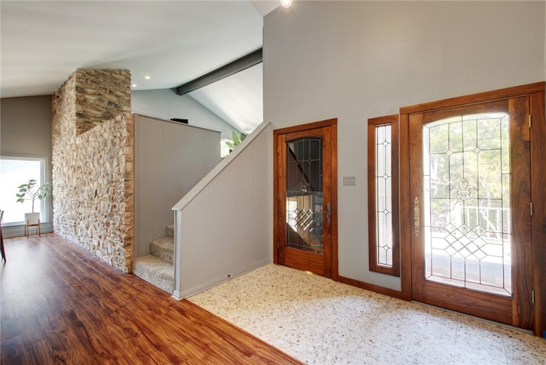 Photo 6 of 32 - 8510 Appalachian Dr, Austin, TX 78759