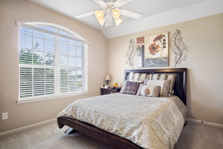 Photo 22 of 24 - 2018 Cadbury Castle Ln, Fresno, TX 77545