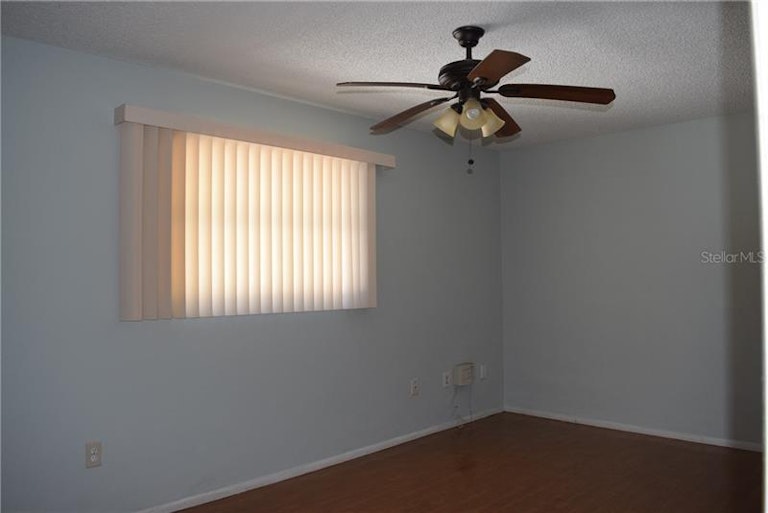 Photo 9 of 11 - 4011 Annie St, Sarasota, FL 34233