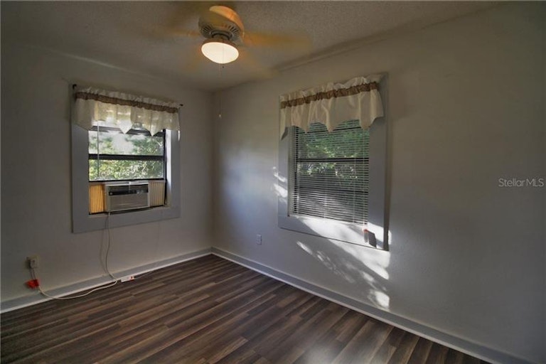 Photo 10 of 15 - 15 6th St SE, Fort Meade, FL 33841