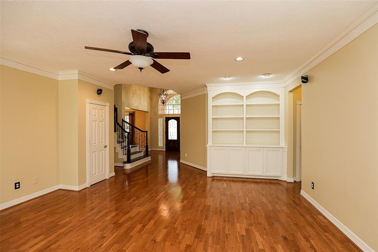 Photo 14 of 50 - 16011 Camillia Trl, Tomball, TX 77377