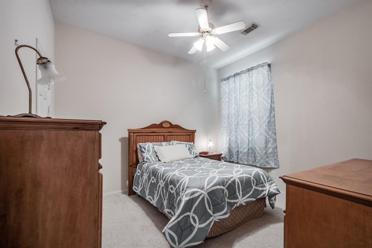 Photo 31 of 50 - 13215 Windy Oaks St, Beach City, TX 77523