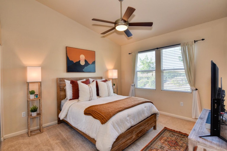 Photo 13 of 40 - 1000 Moon Cir #1026, Folsom, CA 95630