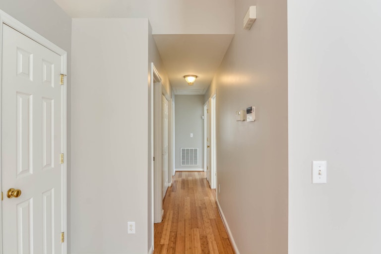 Photo 10 of 25 - 4 Little Stone Cir, Durham, NC 27703