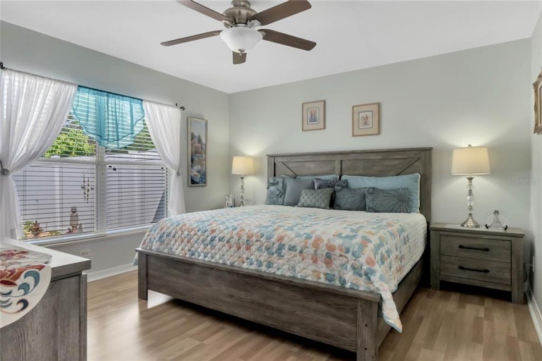 Photo 19 of 42 - 3420 Grenville Dr, Winter Haven, FL 33884