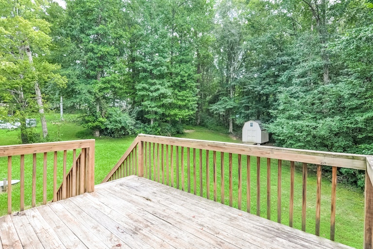Photo 20 of 25 - 285 Trenburg Pl, Clayton, NC 27520