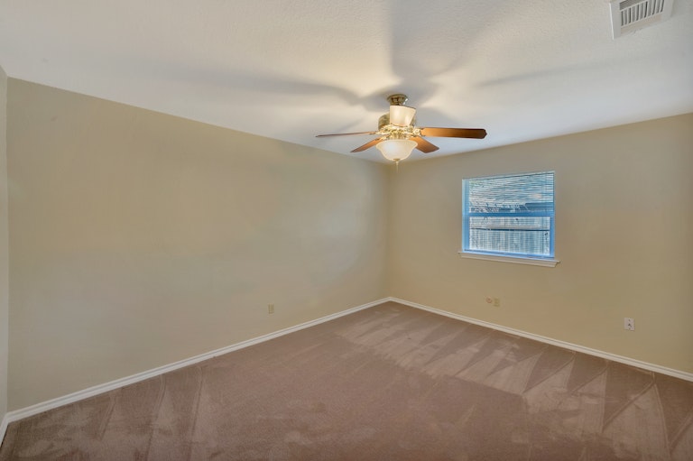 Photo 18 of 24 - 1800 Timberline Dr, Benbrook, TX 76126