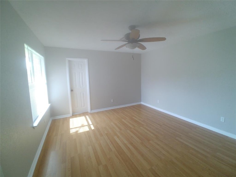 Photo 13 of 18 - 2519 Ironclad Dr, League City, TX 77573