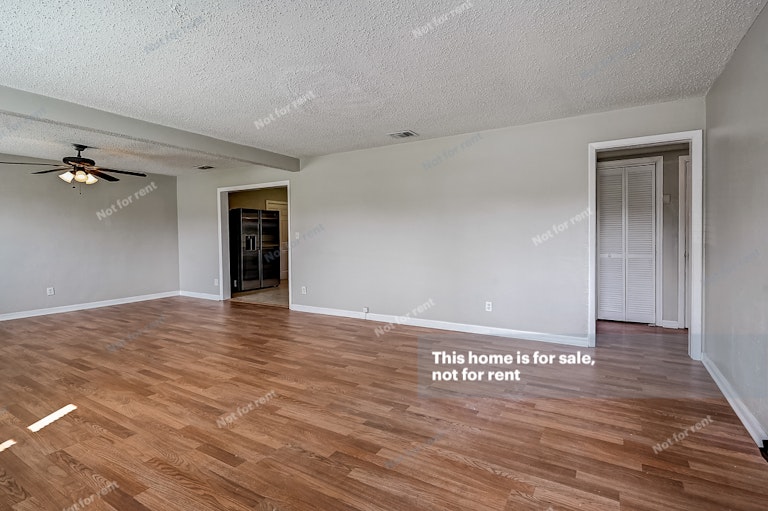 Photo 20 of 27 - 3503 Rogero Rd, Jacksonville, FL 32277