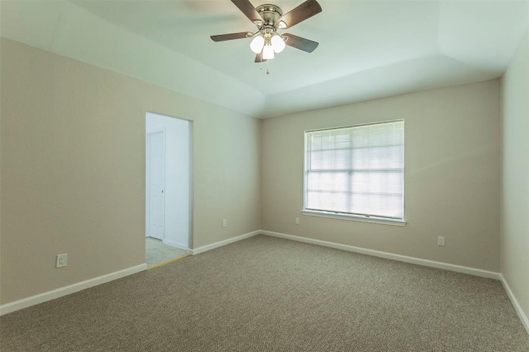 Photo 12 of 25 - 4801 Stage Line Dr, Arlington, TX 76017