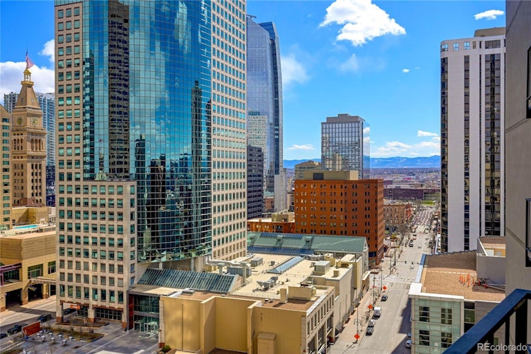 Photo 1 of 36 - 1777 Larimer St #1711, Denver, CO 80202