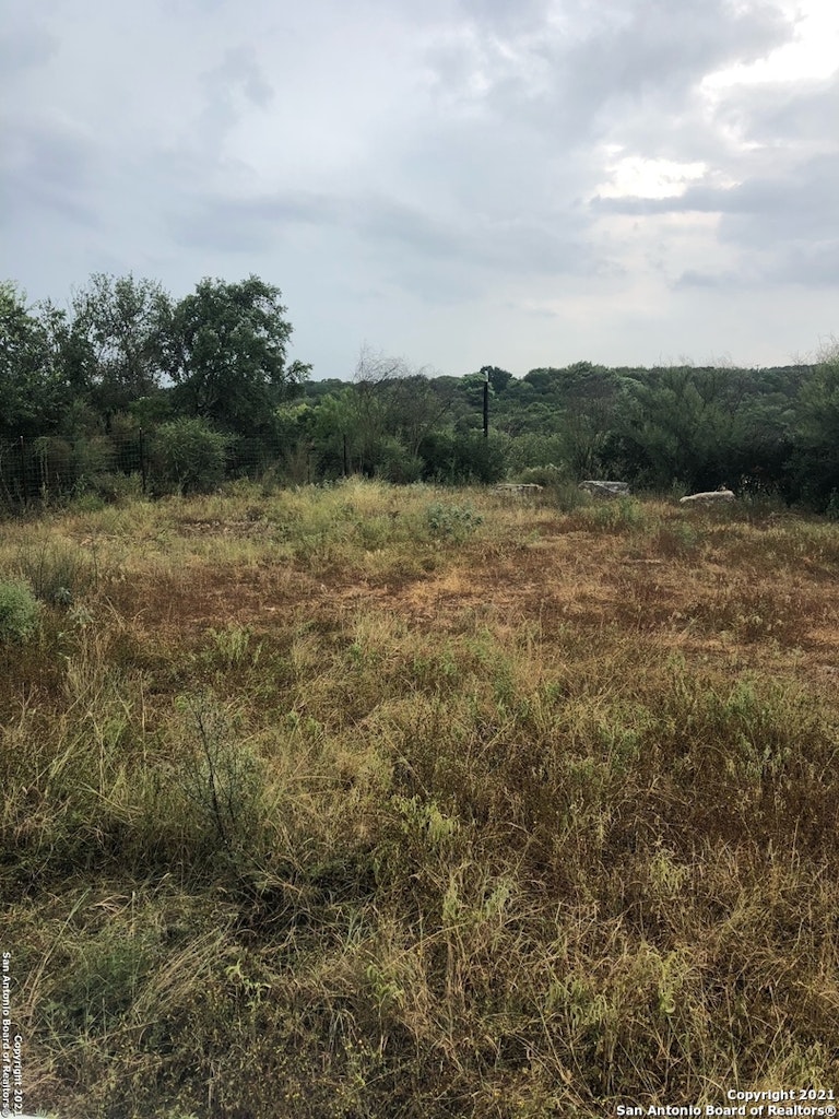 Photo 7 of 11 - 104 S Tower Dr, San Antonio, TX 78232
