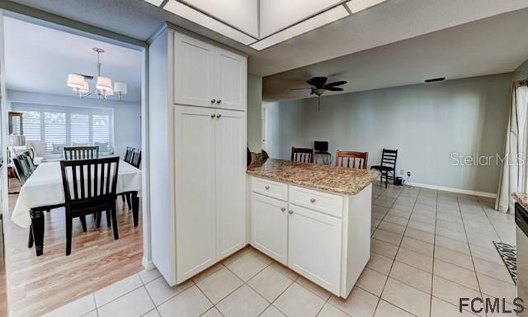 Photo 19 of 39 - 11 Crompton Pl, Palm Coast, FL 32137