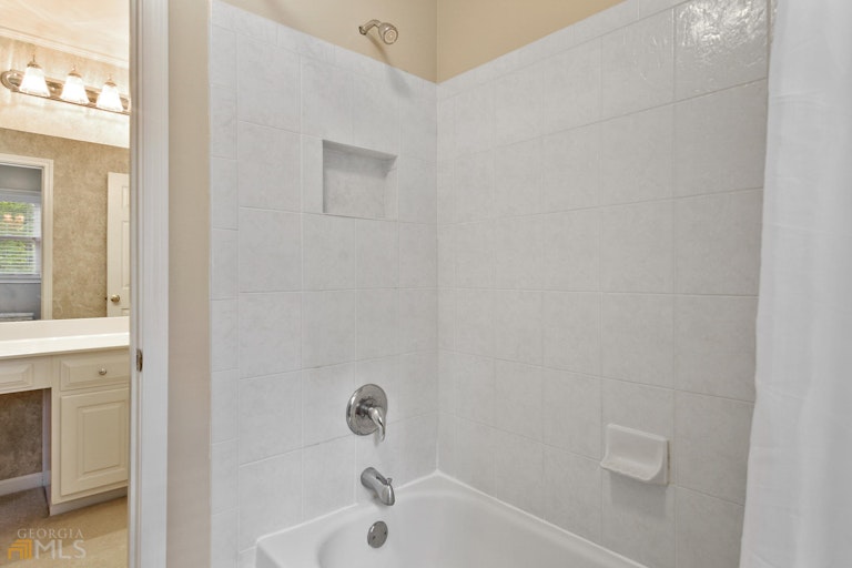 Photo 26 of 39 - 265 Millhaven Lndg, Fayetteville, GA 30215