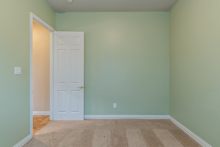Photo 18 of 41 - 1900 Winchester St, McKinney, TX 75070