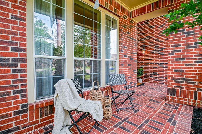 Photo 4 of 45 - 2606 Cottage Creek Ct, Pearland, TX 77584