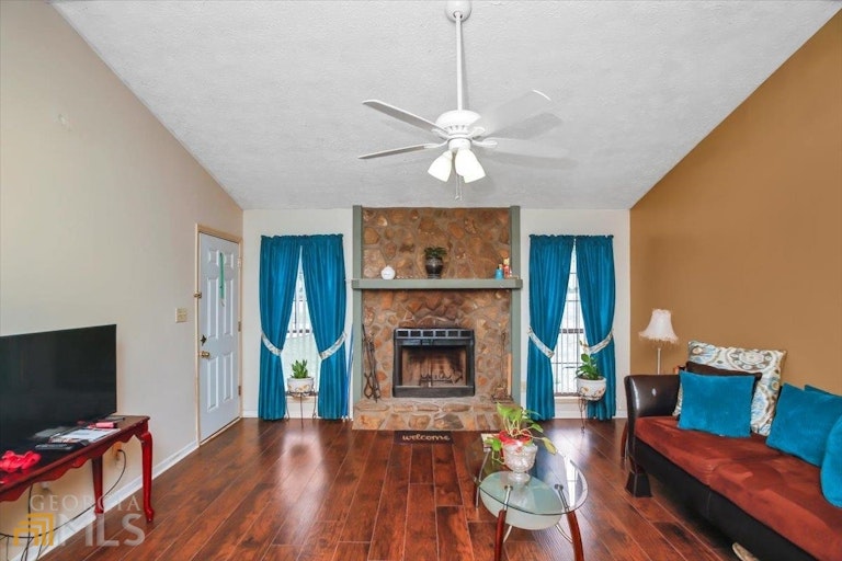 Photo 7 of 22 - 11525 Matthews Trl, Hampton, GA 30228