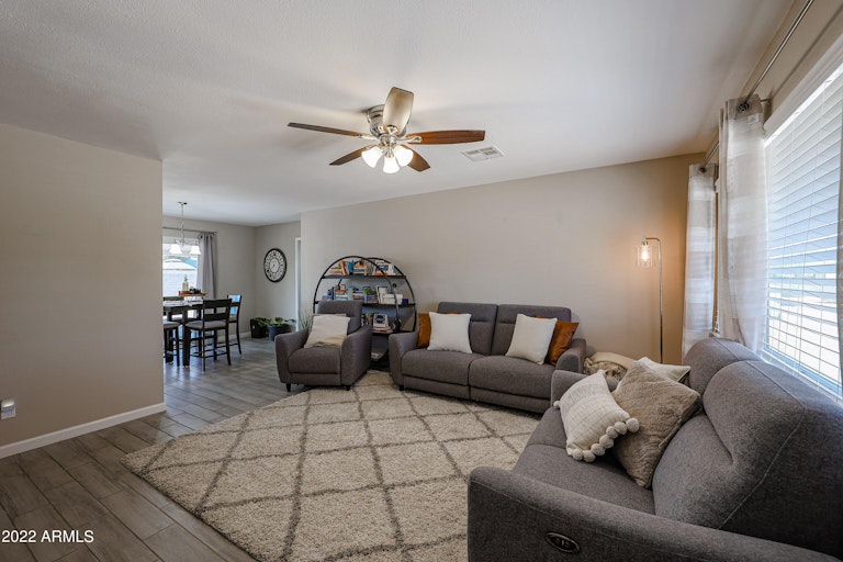 Photo 8 of 25 - 5244 W Cholla St, Glendale, AZ 85304