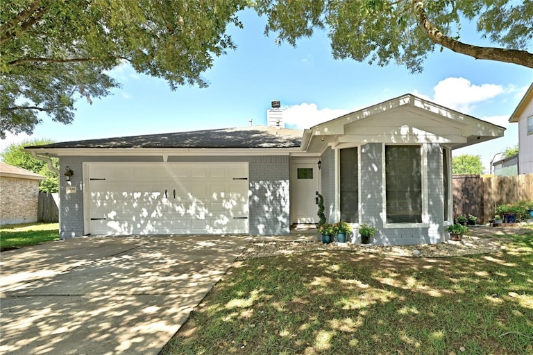 Photo 1 of 25 - 7228 Wardman Dr, Del Valle, TX 78617