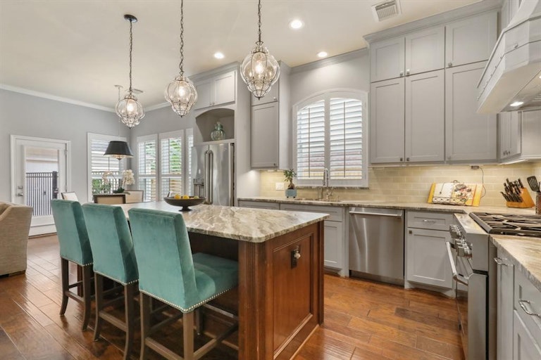 Photo 16 of 50 - 1206 Maple Bough Ct, Sugar Land, TX 77479