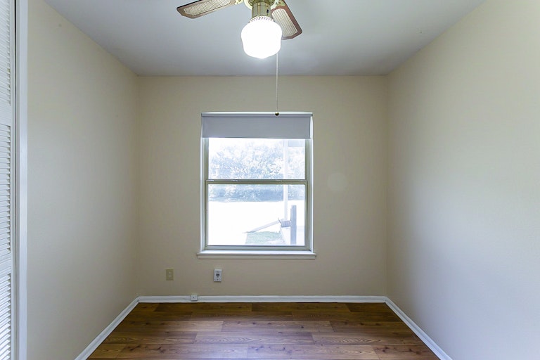 Photo 17 of 18 - 4614 Stoneleigh Dr, San Antonio, TX 78220