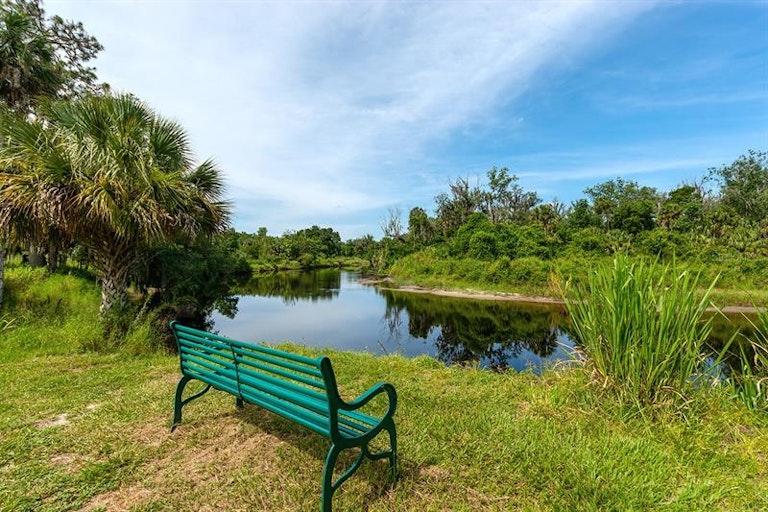 Photo 37 of 39 - 1124 Thornbury Dr, Parrish, FL 34219