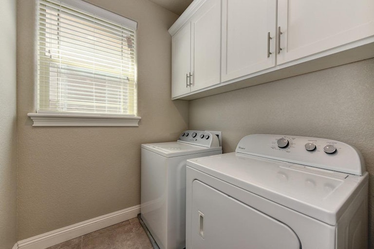 Photo 28 of 34 - 668 Addison Ln, Folsom, CA 95630