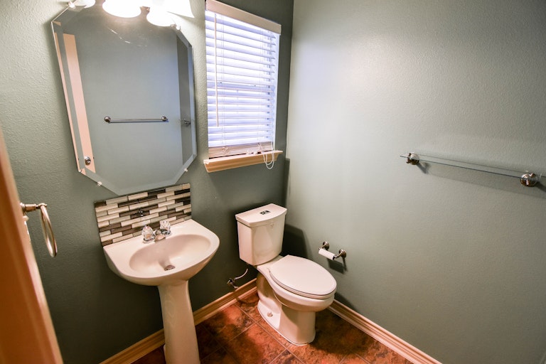 Photo 4 of 36 - 3954 Fernando Dr, Euless, TX 76040