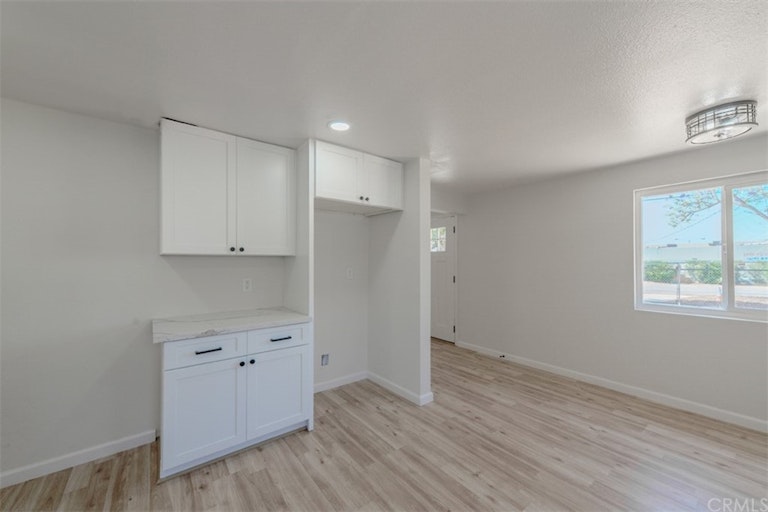 Photo 13 of 33 - 9035 Bellegrave Ave, Jurupa Valley, CA 92509