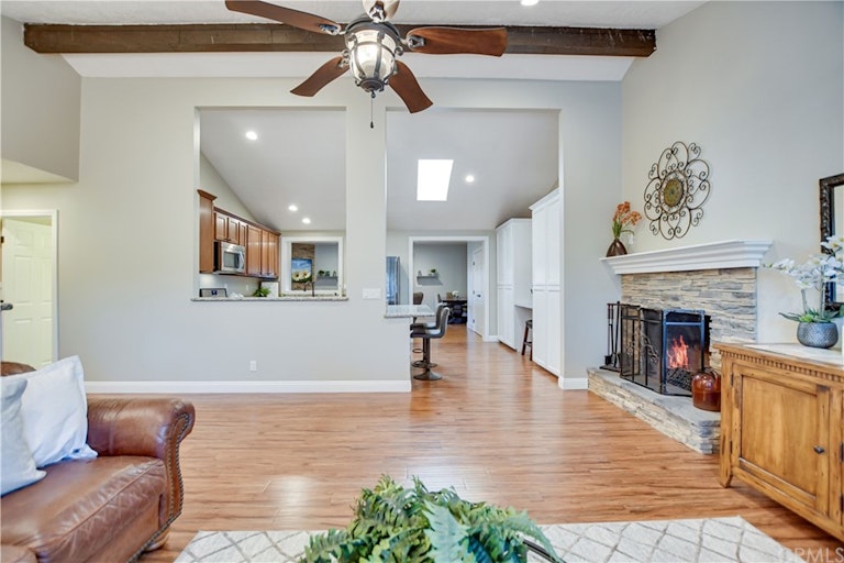 Photo 9 of 50 - 1986 Peyton Rd, La Verne, CA 91750