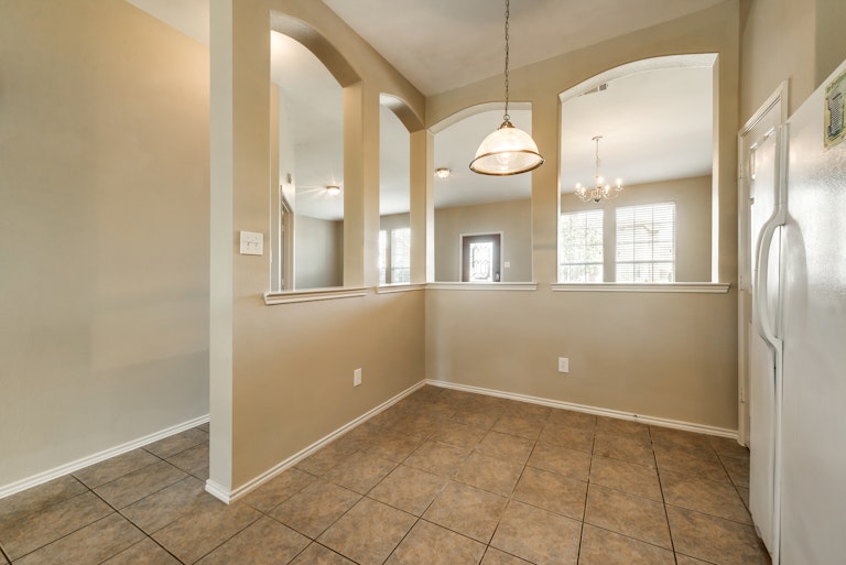 Photo 9 of 26 - 3412 Replay Ln, Little Elm, TX 75068