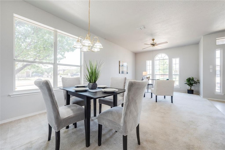 Photo 7 of 25 - 9873 Sparrow Hawk Ln, Fort Worth, TX 76108