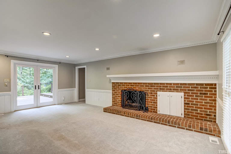 Photo 10 of 34 - 8608 Windjammer Dr, Raleigh, NC 27615