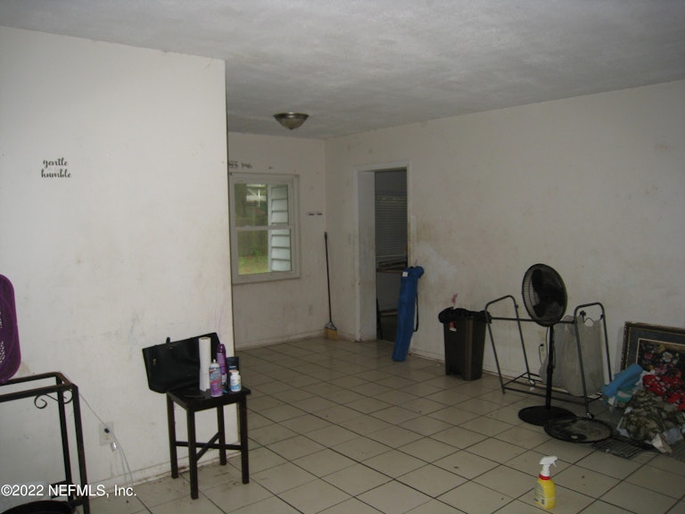 Photo 8 of 8 - 5512 Coppedge Ave, Jacksonville, FL 32277
