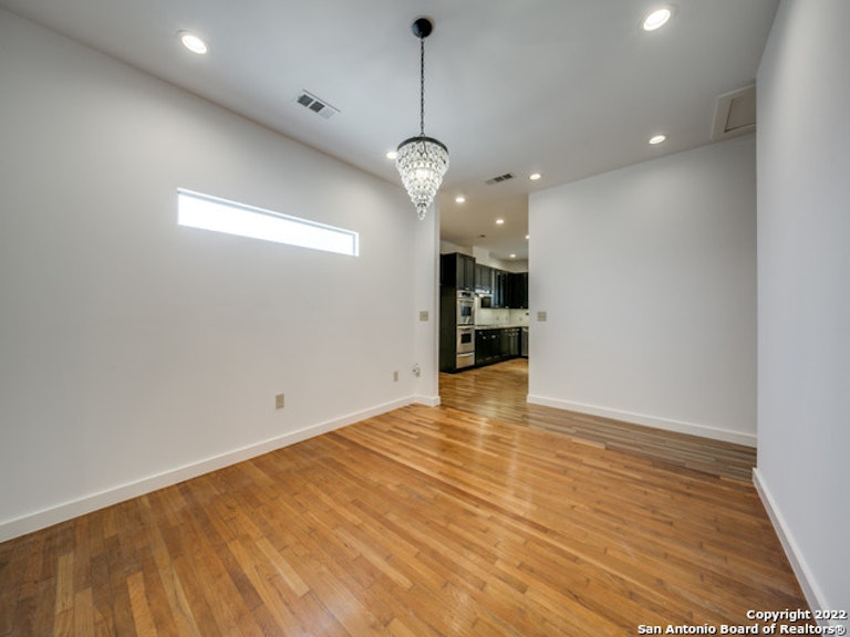 Photo 8 of 25 - 283 W Mariposa Dr, San Antonio, TX 78212