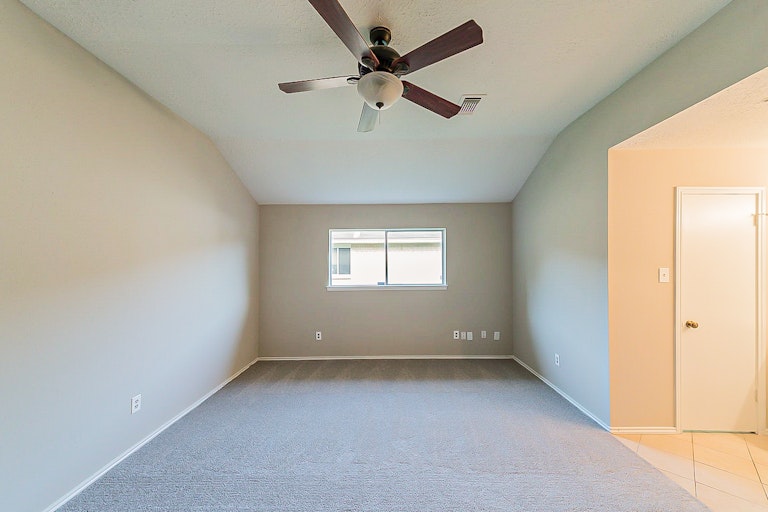 Photo 18 of 30 - 5413 Pine Creek Dr, La Porte, TX 77571