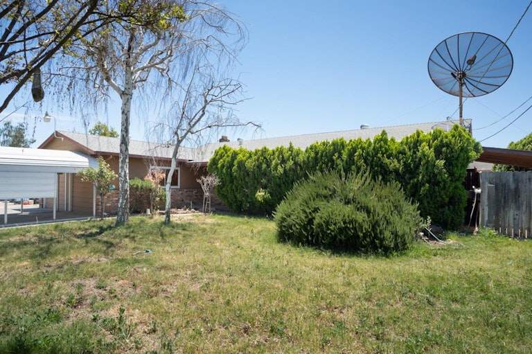 Photo 4 of 56 - 1150 Nickel Ln, Yuba City, CA 95991