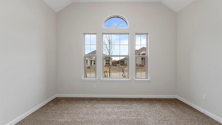 Photo 12 of 34 - 3412 Burningtree Ln, Grand Prairie, TX 76065
