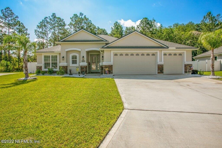 Photo 1 of 59 - 1976 Traceland Ave, Green Cove Springs, FL 32043