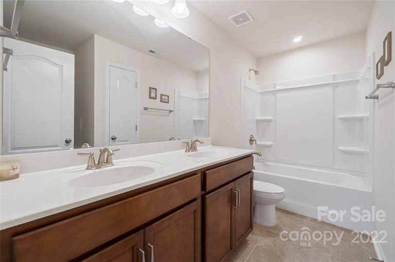 Photo 43 of 48 - 15003 Luna Dr, Charlotte, NC 28278