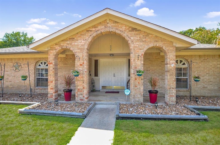 Photo 3 of 38 - 939 Hidden Canyon Rd, Katy, TX 77450