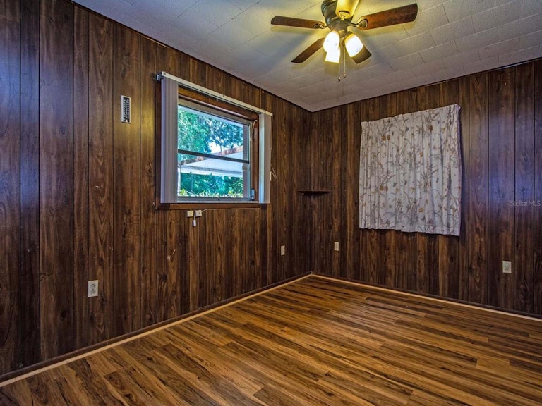 Photo 27 of 48 - 7851 Sadler Rd, Mount Dora, FL 32757