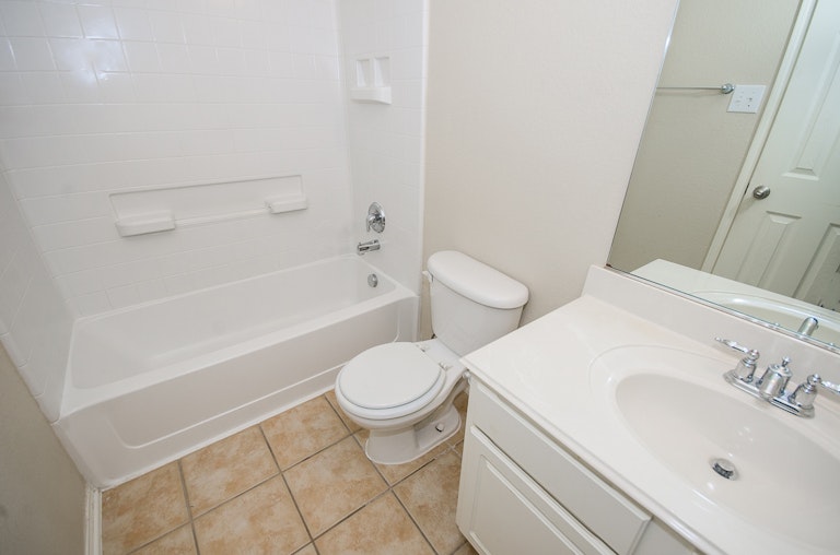 Photo 27 of 30 - 905 Crockett Dr, Lavon, TX 75166