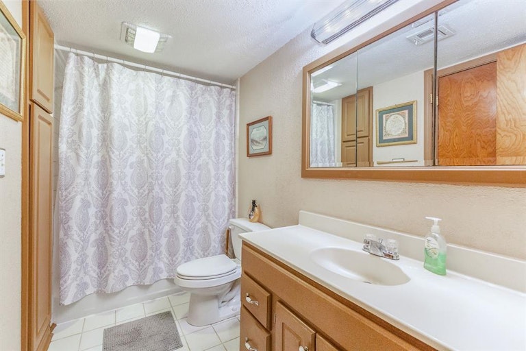 Photo 12 of 22 - 9511 Kell Cir, Houston, TX 77040