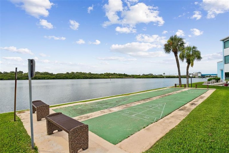 Photo 30 of 45 - 1 Windrush Blvd #5, Indian Rocks Beach, FL 33785
